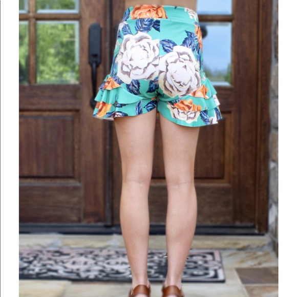Floral Ruffle Shorts - Picture 3 of 4